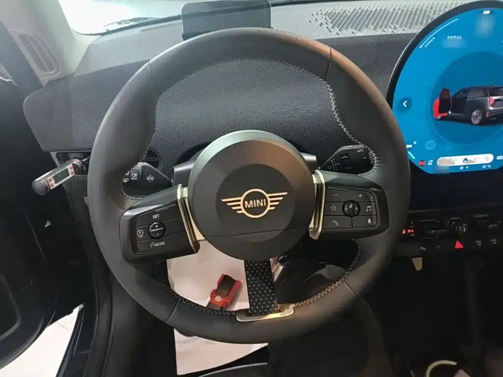2024 Electric MINI Cooper SE (452km/h) - Artist — миниатюра 11