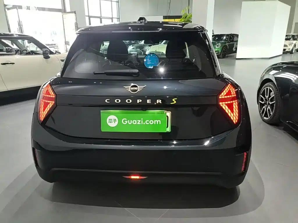 2024 Electric MINI Cooper SE (452km/h) - Artist — миниатюра 6
