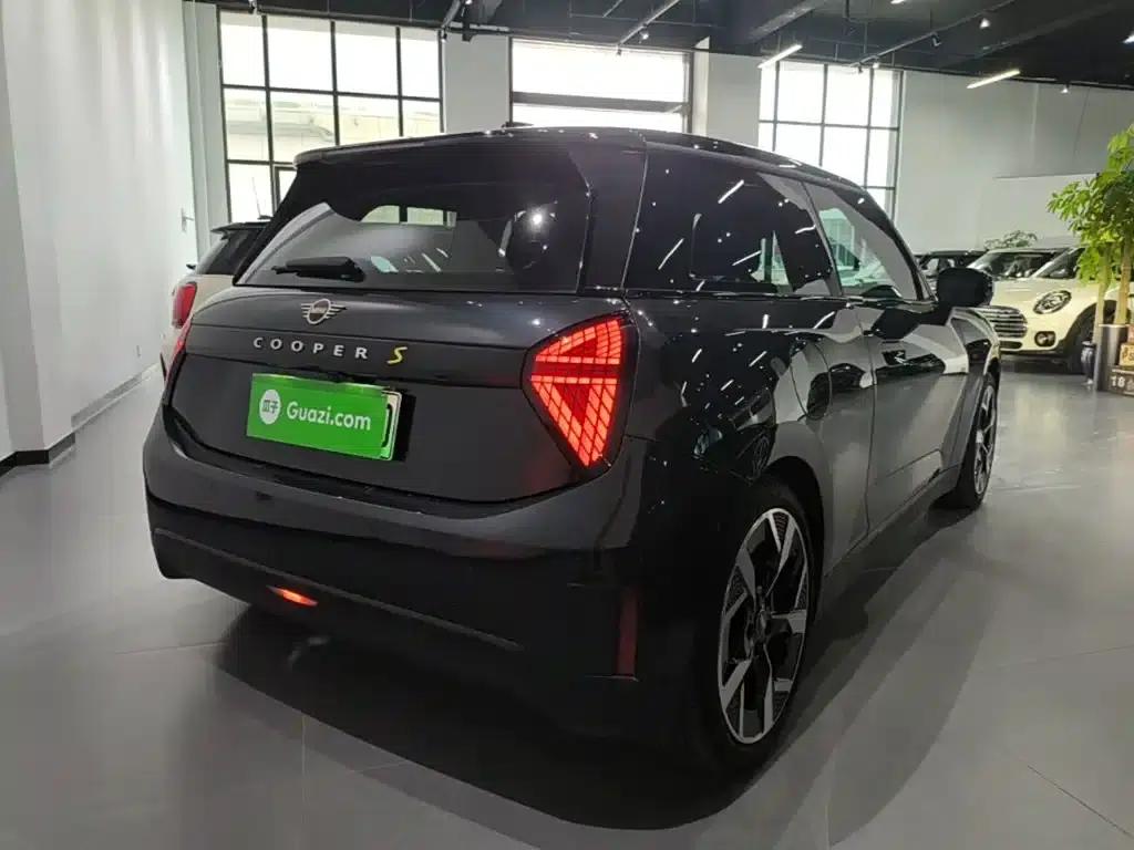 2024 Electric MINI Cooper SE (452km/h) - Artist — миниатюра 7