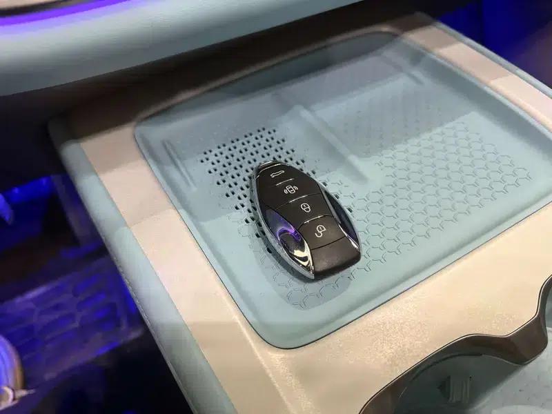 Hongqi Tiangong 08 2025 730 Rear-Wheel Drive Smart Selection Edition — миниатюра 9