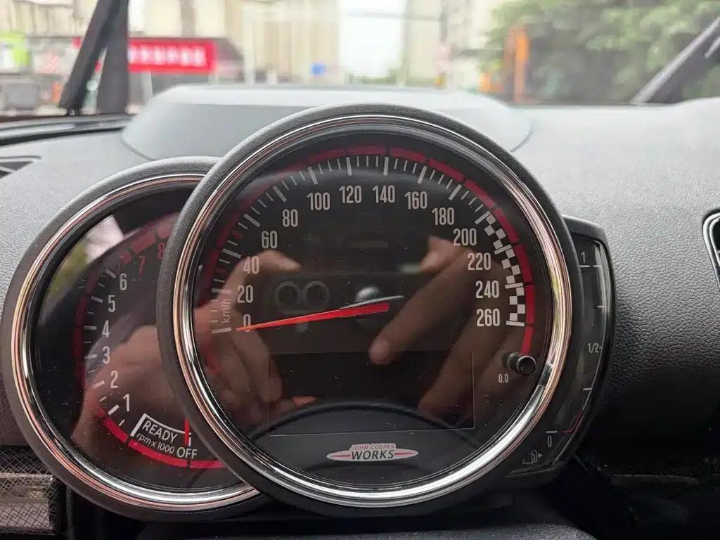 MINI JCW CLUBMAN 2020 2.0T JOHN COOPER WORKS ALL-IN — миниатюра 10