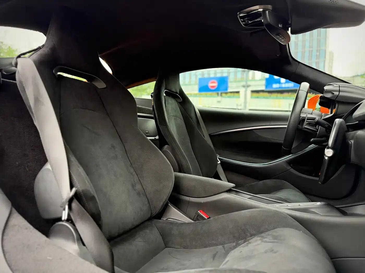 2025 Artura 3.0T Hybrid Coupe — миниатюра 14