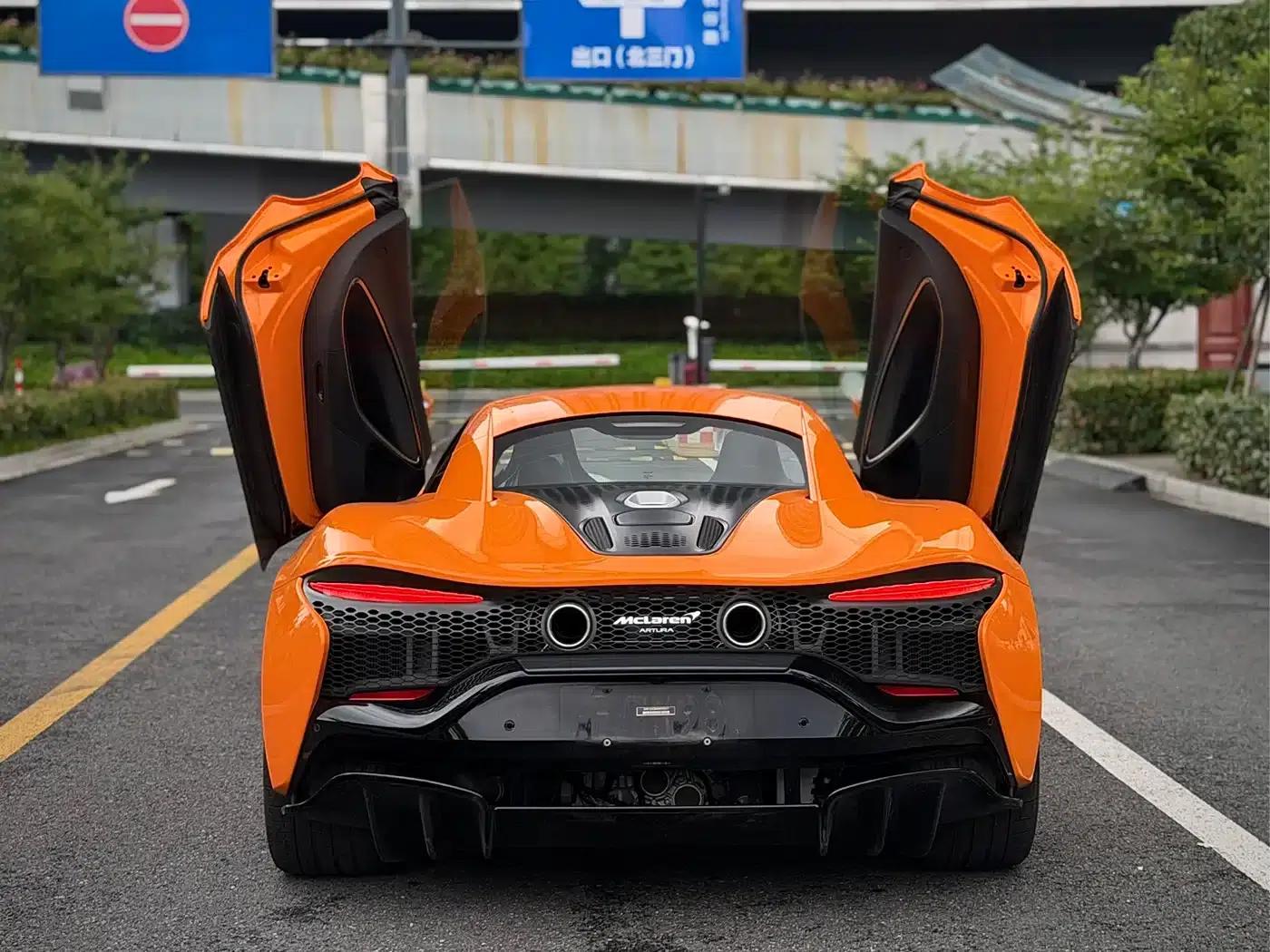 2025 Artura 3.0T Hybrid Coupe — миниатюра 4