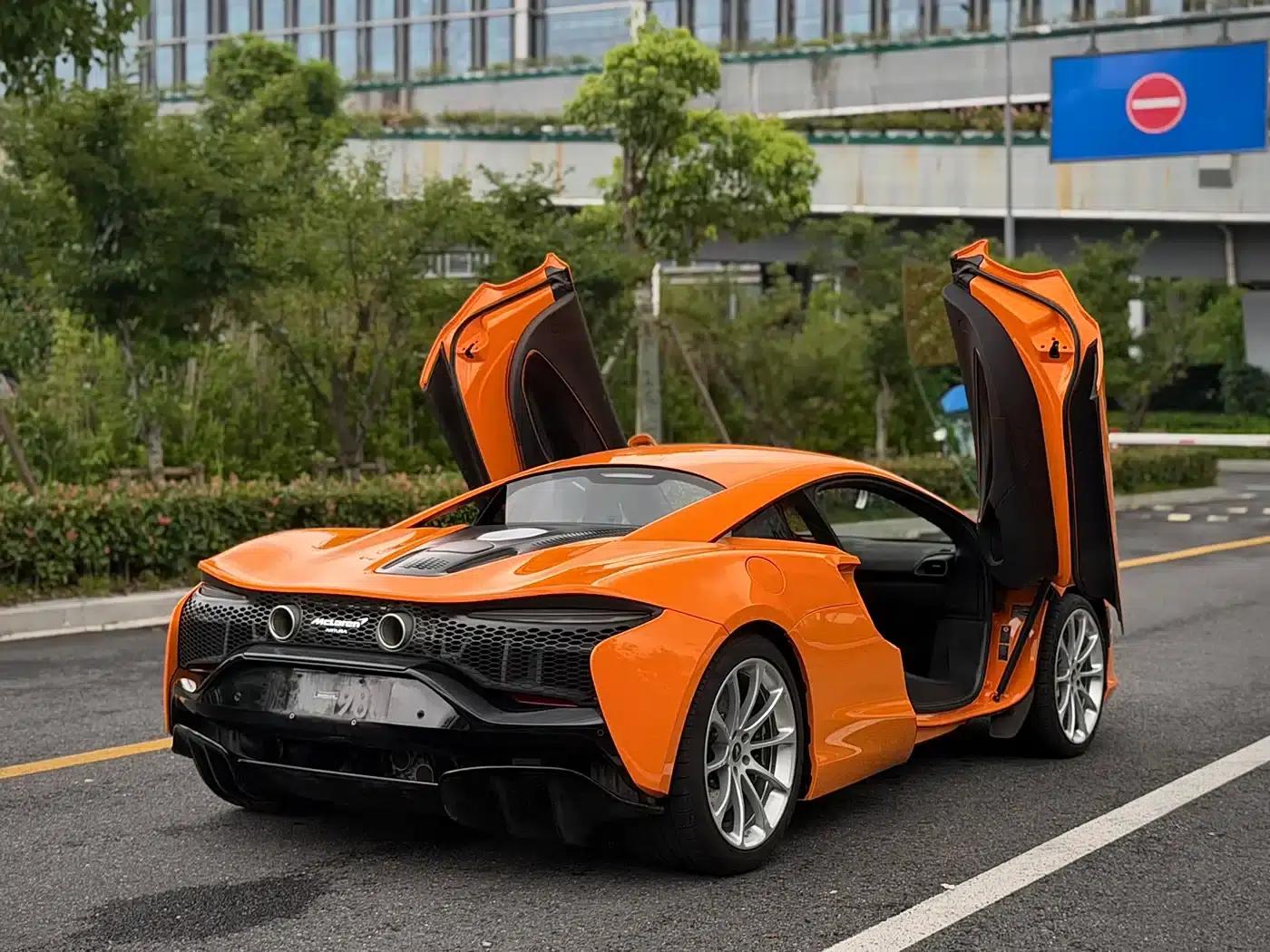 2025 Artura 3.0T Hybrid Coupe — миниатюра 5