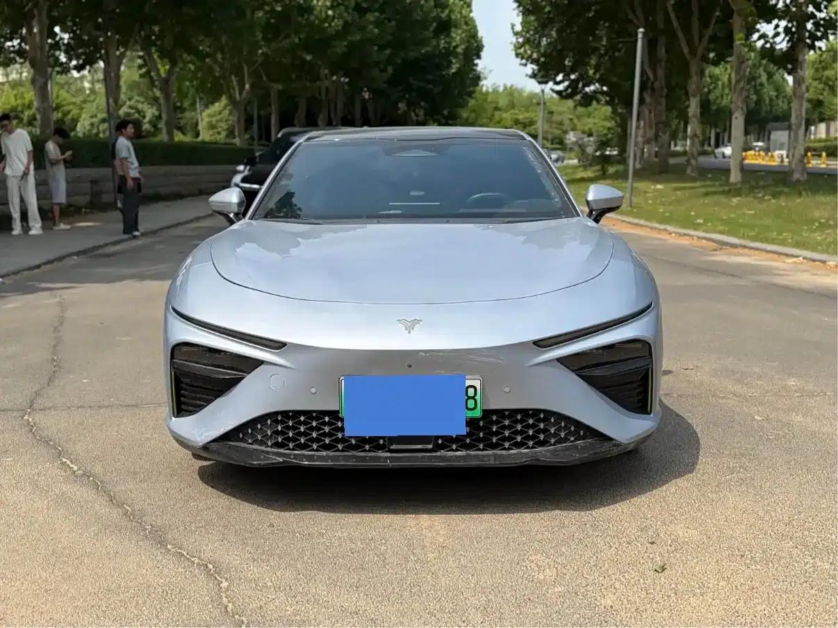 Nezha S 2022 Pure Electric 650km AWD Luxury Edition — миниатюра 2