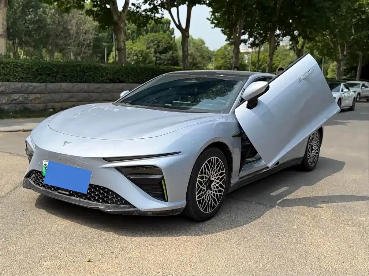 Nezha S 2022 Pure Electric 650km AWD Luxury Edition — миниатюра 3