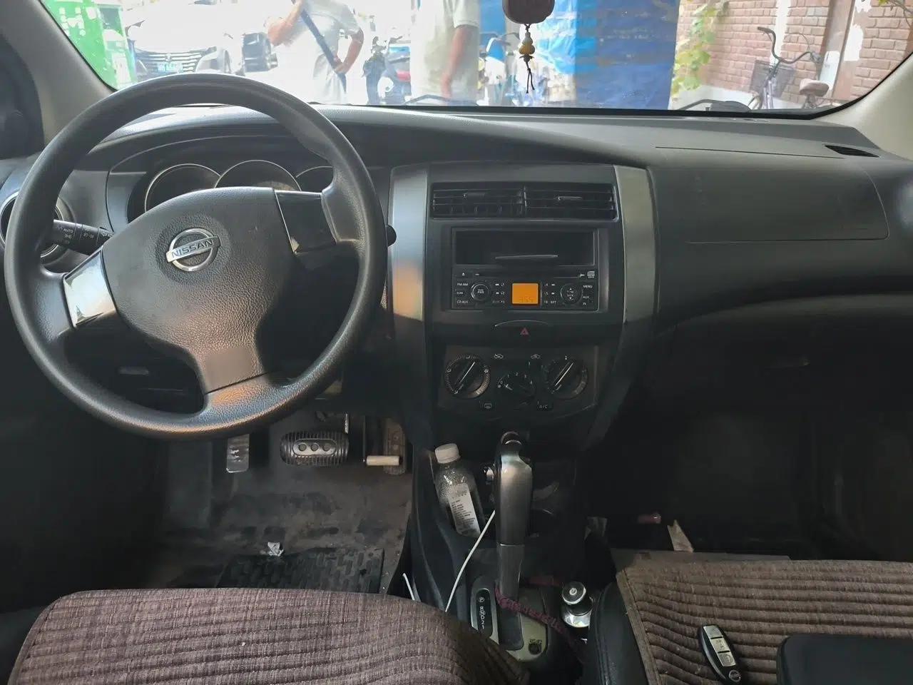 Nissan Livina 2010 Jingrui Edition 1.6L Automatic Smart Model — миниатюра 9