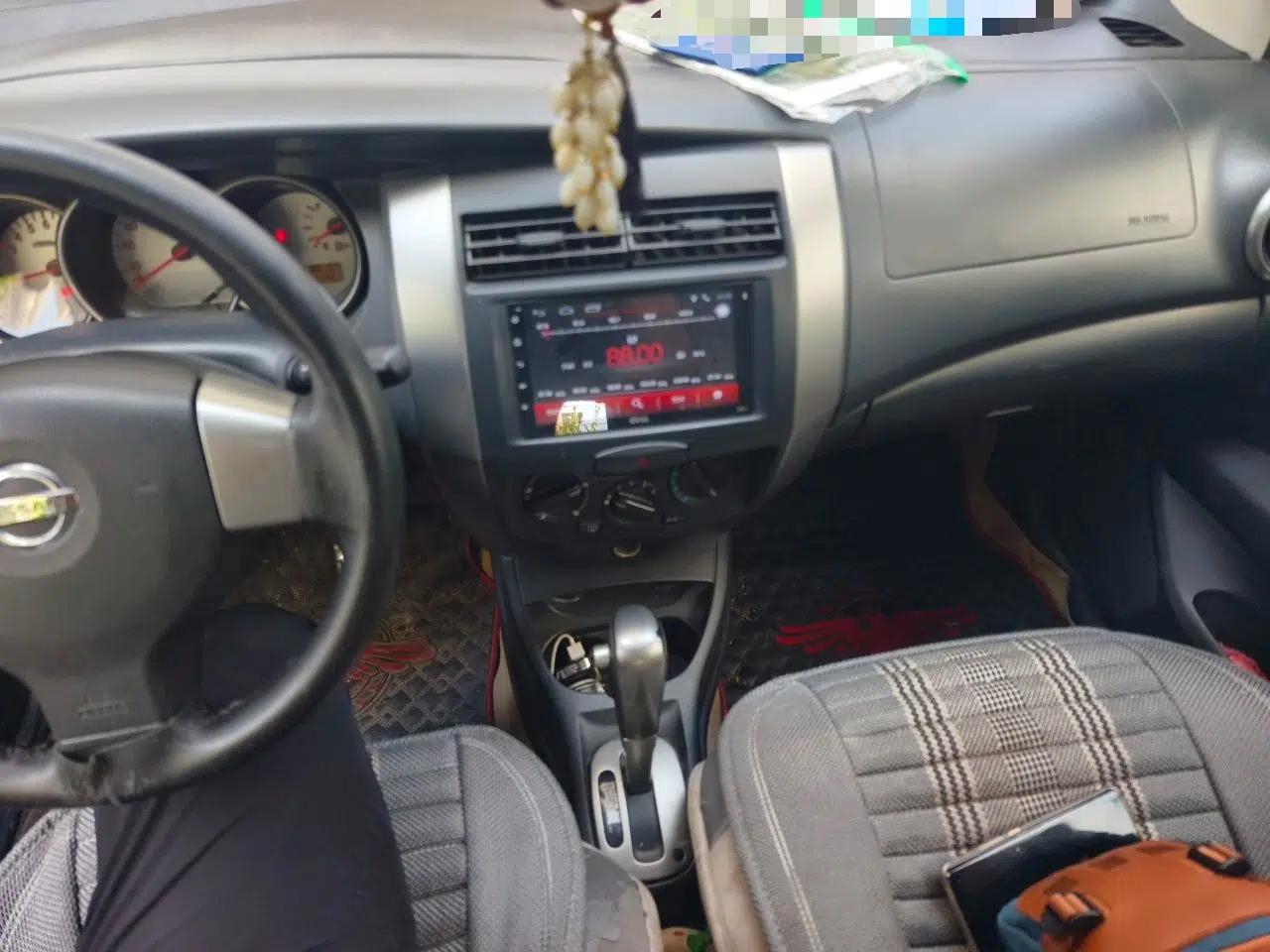 Nissan Livina 2010 JINRUI Edition 1.6L Automatic Standard Model — миниатюра 13