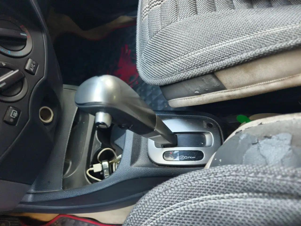 Nissan Livina 2010 JINRUI Edition 1.6L Automatic Standard Model — миниатюра 14