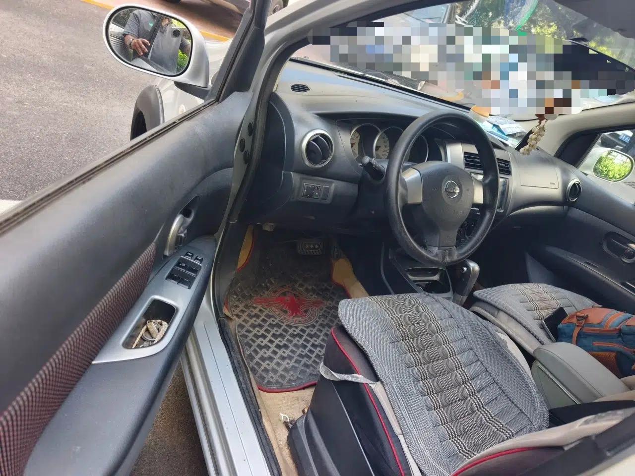Nissan Livina 2010 JINRUI Edition 1.6L Automatic Standard Model — миниатюра 16