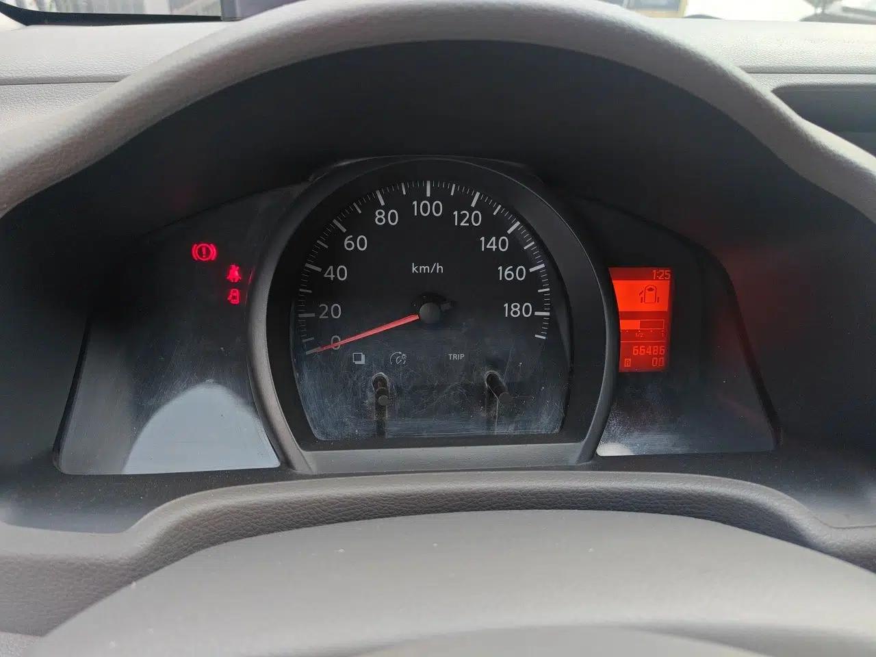 Nissan NV200 2014 1.6L Manual Luxury Model China V Standard — миниатюра 11
