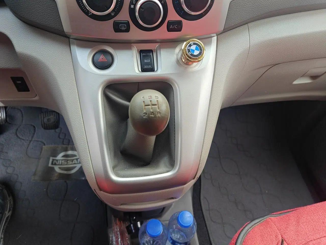 Nissan NV200 2014 1.6L Manual Luxury Model China V Standard — миниатюра 14