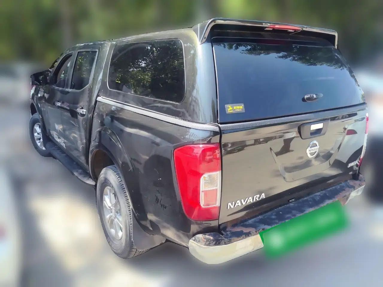 Nissan Navara 2017 2.5L Automatic 4x4 Luxury Edition QR25 — миниатюра 4
