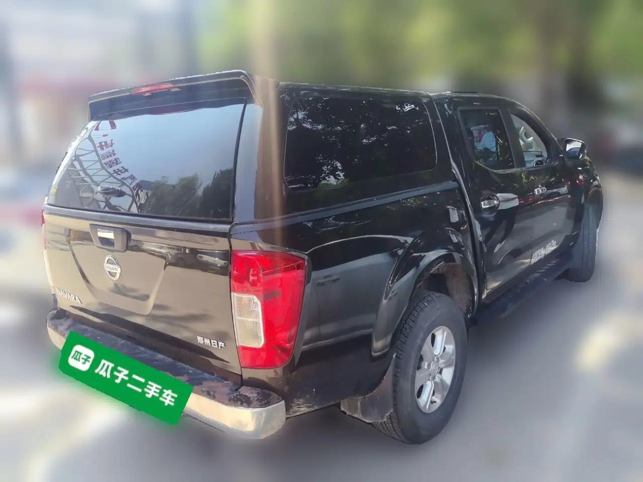 Nissan Navara 2017 2.5L Automatic 4x4 Luxury Edition QR25 — миниатюра 6