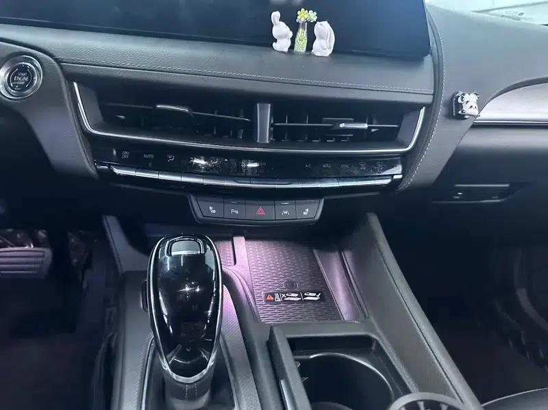 2024 Cadillac CT5 28T Luxury Pro — миниатюра 9