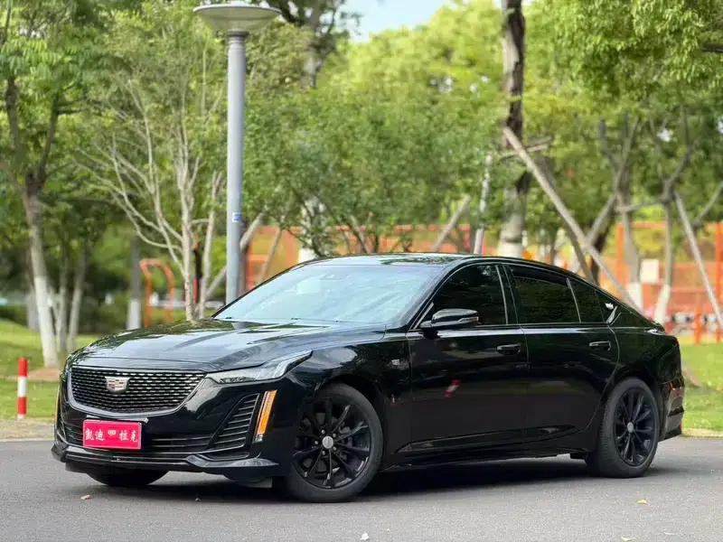 2022 Cadillac CT5 28T Premium — миниатюра 1