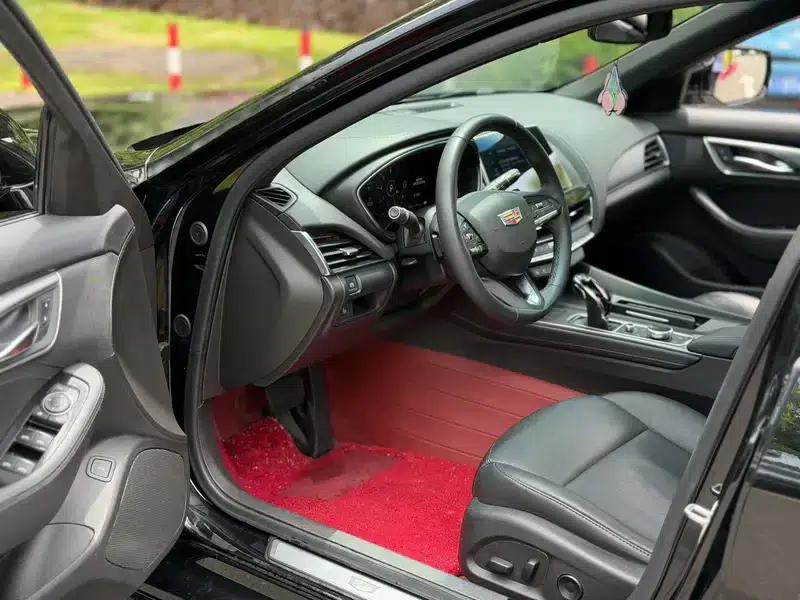 2023 Cadillac CT5 28T Luxury Standard Edition — миниатюра 10