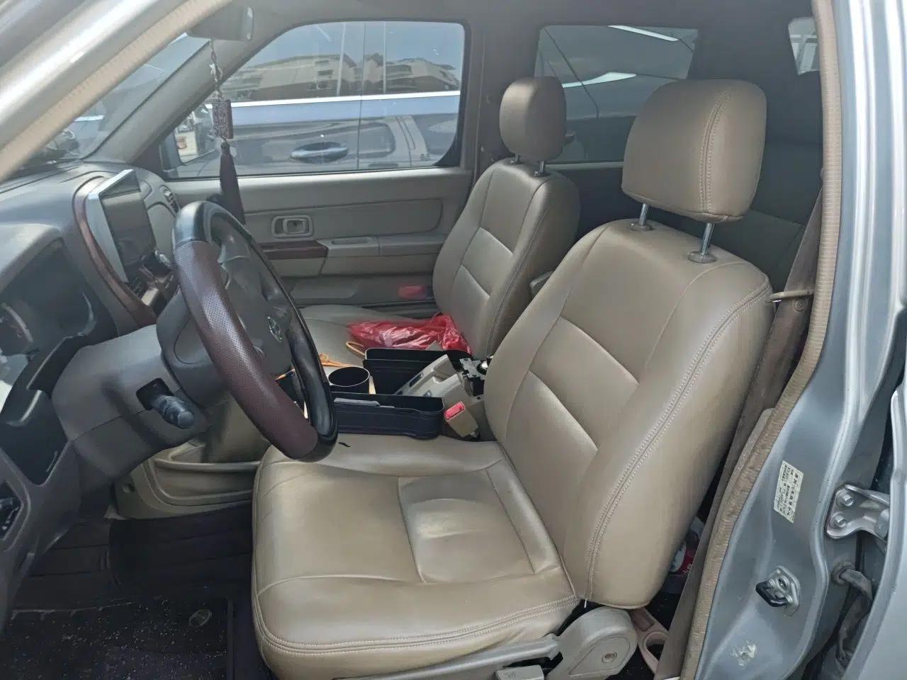Nissan ZN Van 2013 2.4L Two-Wheel Drive Standard Model with 5 Seats — миниатюра 15
