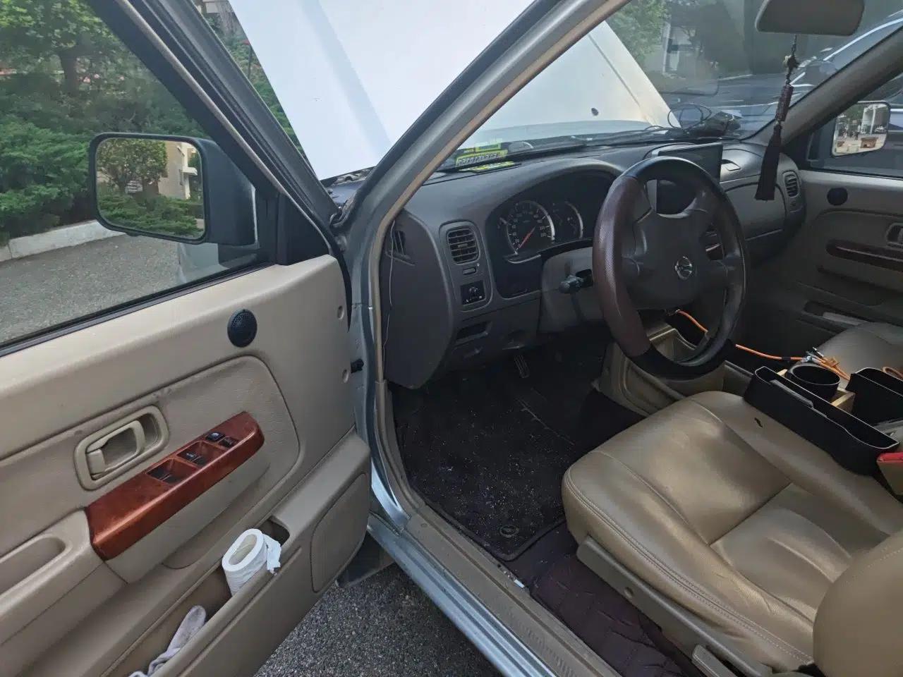 Nissan ZN Van 2013 2.4L Two-Wheel Drive Standard Model with 5 Seats — миниатюра 16