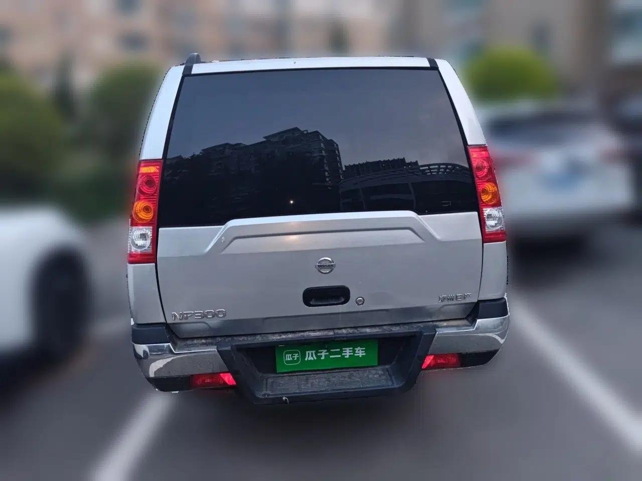 Nissan ZN Van 2013 2.4L Two-Wheel Drive Standard Model with 5 Seats — миниатюра 5