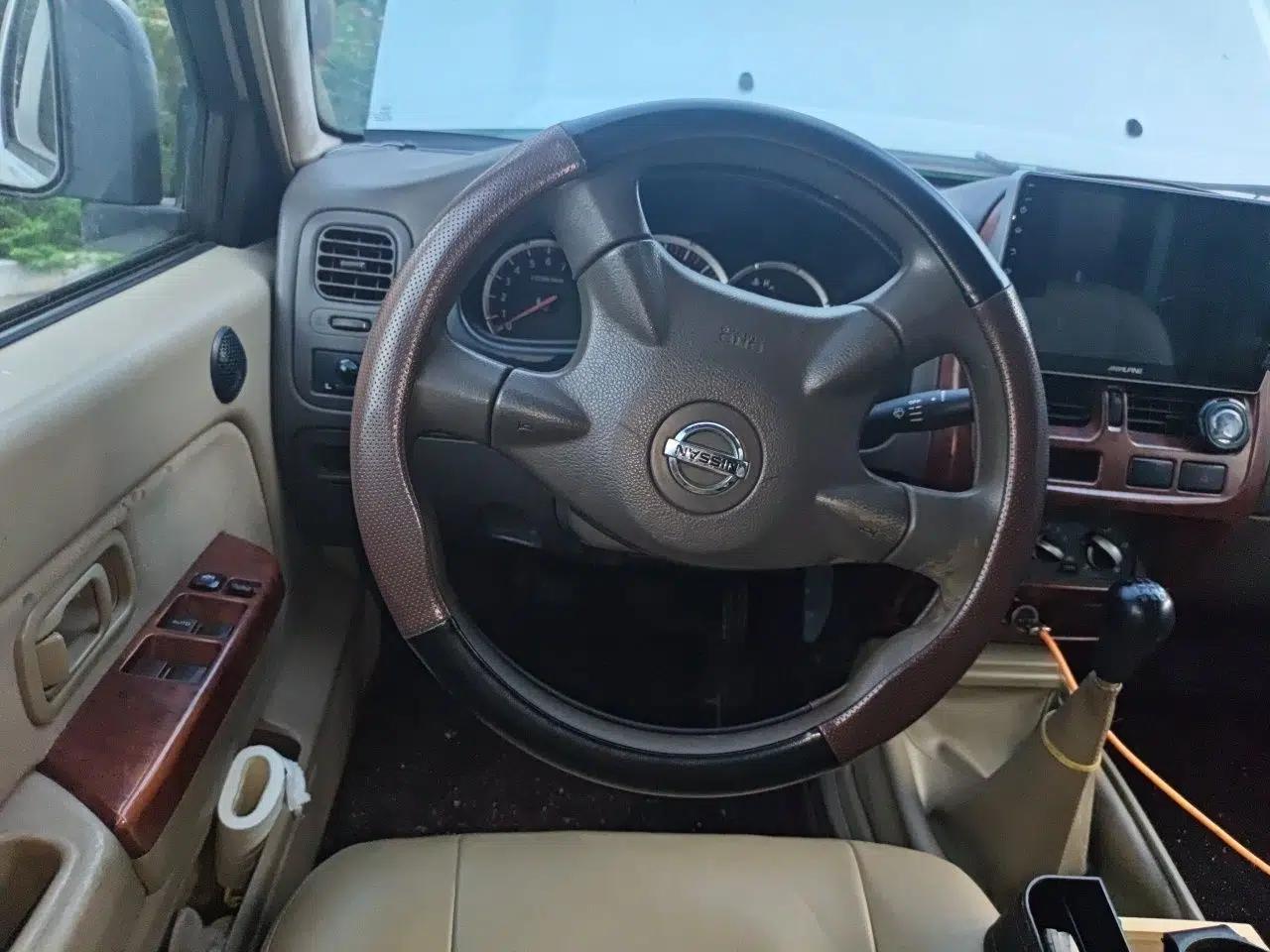 Nissan ZN Van 2013 2.4L Two-Wheel Drive Standard Model with 5 Seats — миниатюра 10