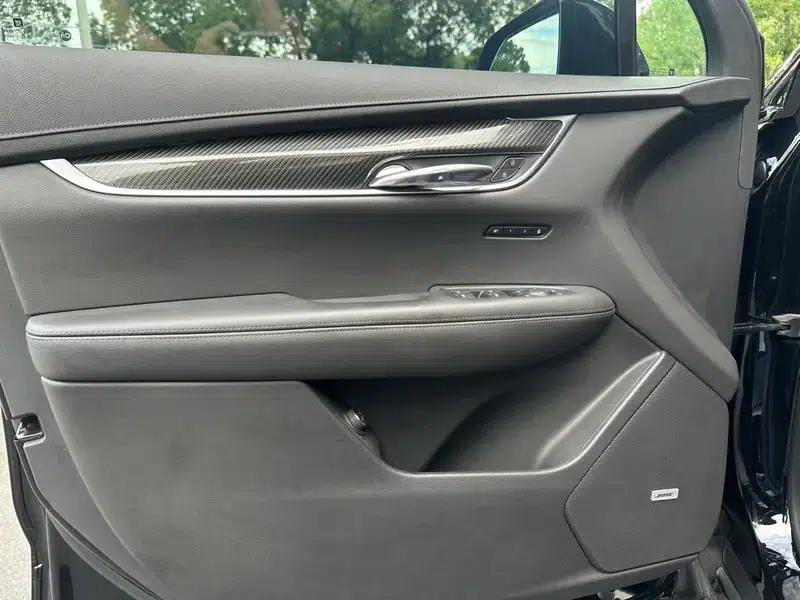 Cadillac XT6 2020 28T Six-Seat Luxury Sport Ultimate Safety Edition — миниатюра 11