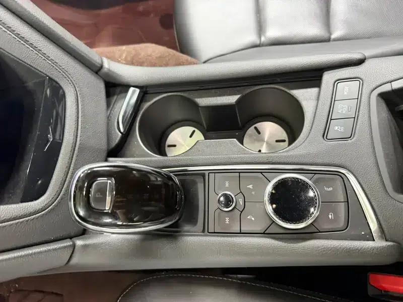 2020 Cadillac XT6 28T Six-Seat AWD Luxury — миниатюра 12