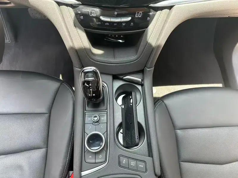 Cadillac XT6 2022 2.0T Six-Seat AWD Luxury — миниатюра 15