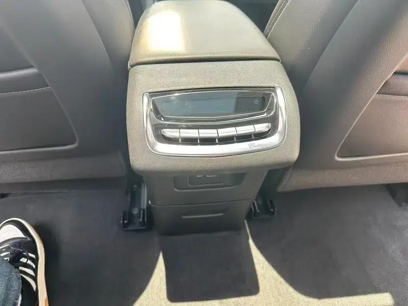 Cadillac XT6 2022 2.0T Six-Seat AWD Luxury — миниатюра 8