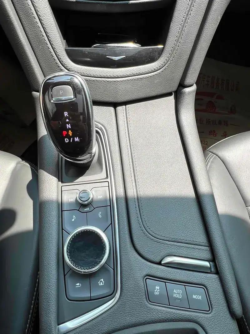 Cadillac XT6 2022 2.0T Six-Seat AWD Luxury — миниатюра 13