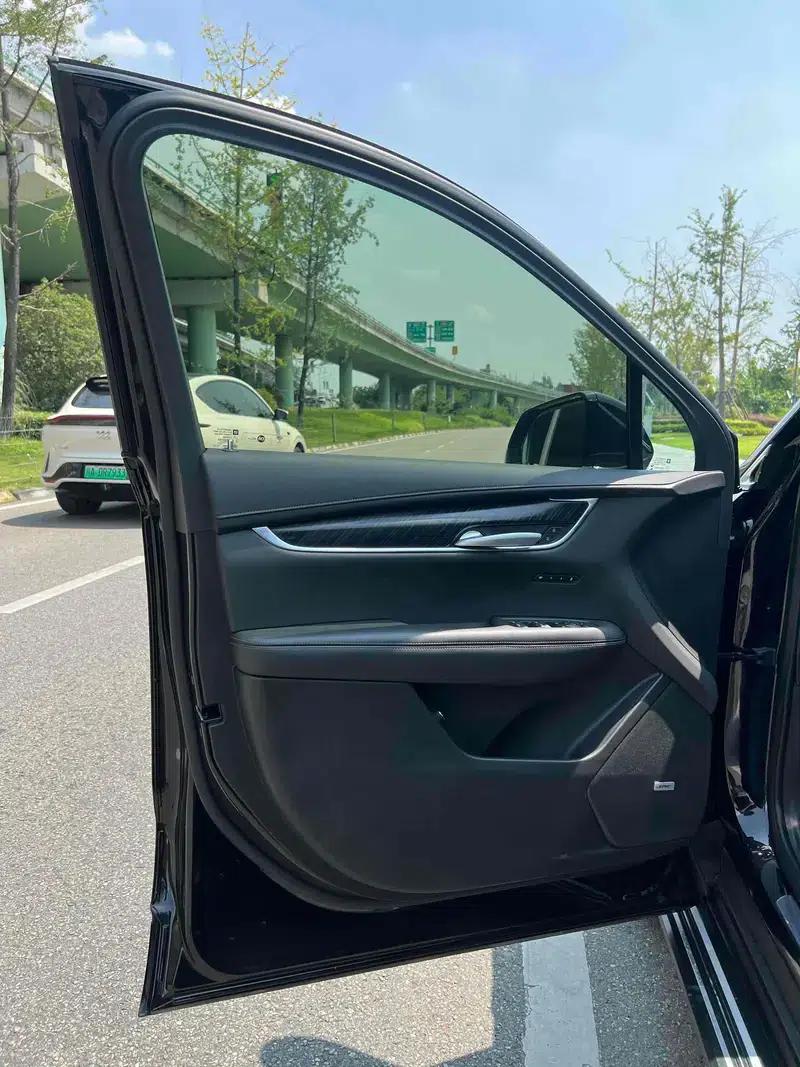 Cadillac XT6 2022 2.0T Six-Seat AWD Luxury — миниатюра 17