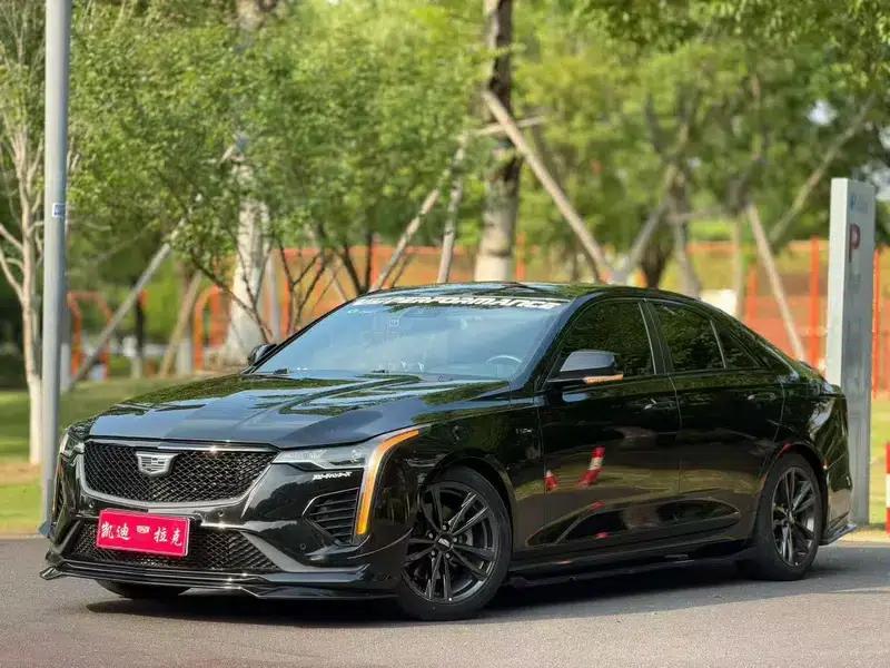 2022 Cadillac CT4 28T Luxury — миниатюра 1