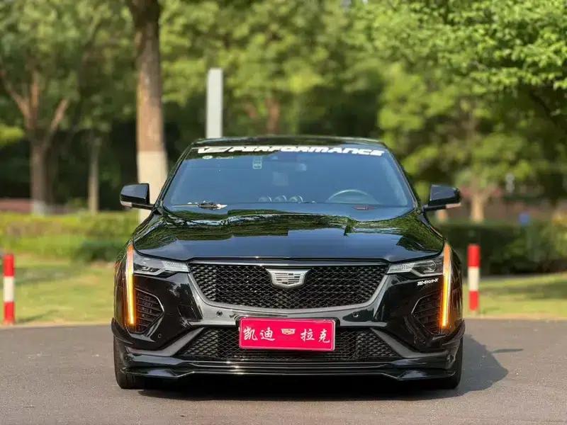 2022 Cadillac CT4 28T Luxury — миниатюра 2