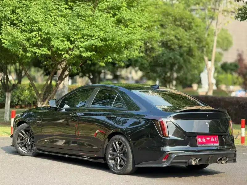 2022 Cadillac CT4 28T Luxury — миниатюра 4