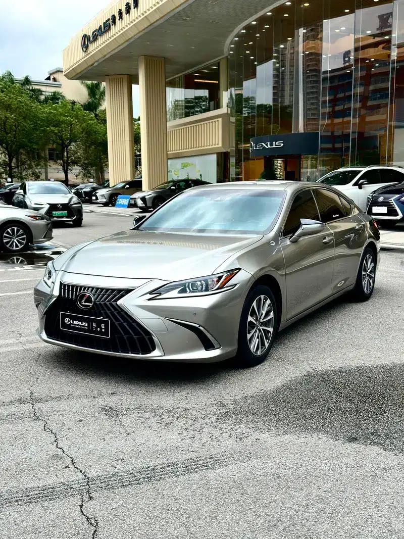 Lexus ES 2024 200 Premium Edition — миниатюра 1