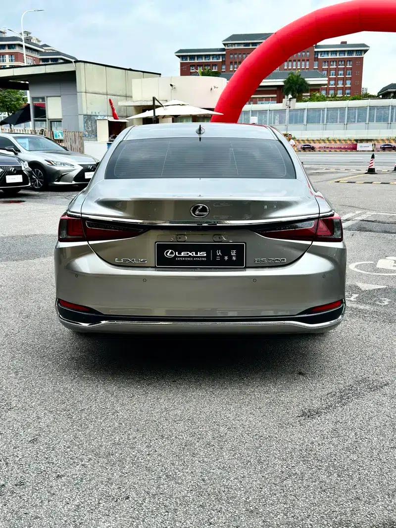 Lexus ES 2024 200 Premium Edition — миниатюра 3