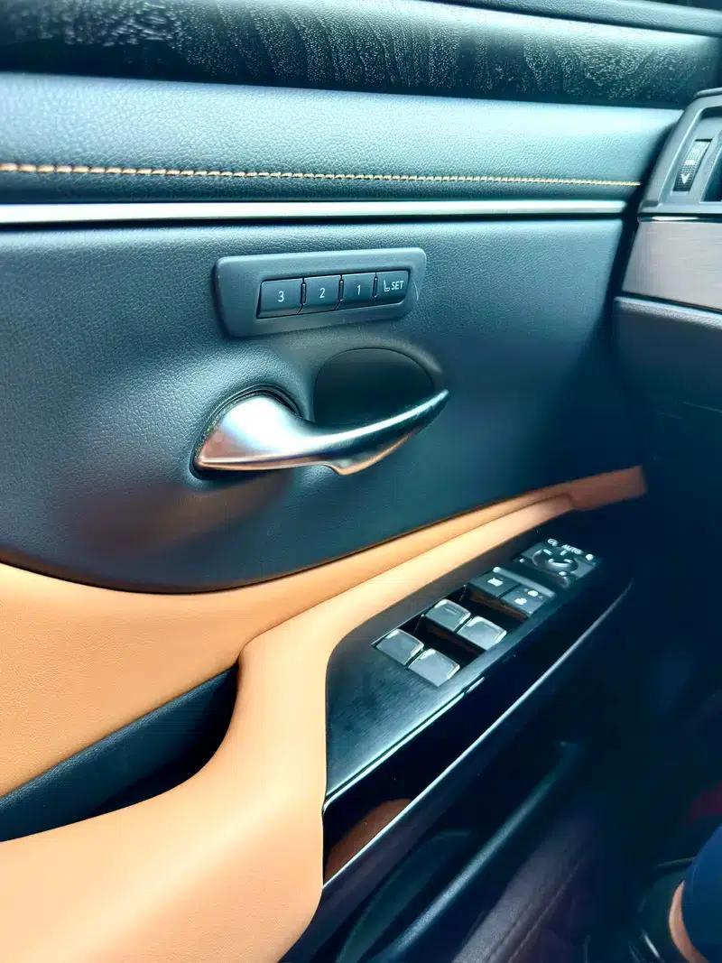 Lexus ES 2024 200 Premium Edition — миниатюра 9