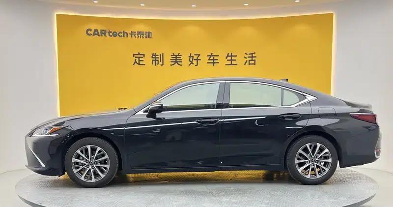 Lexus ES 2023 260 Premium Edition — миниатюра 4