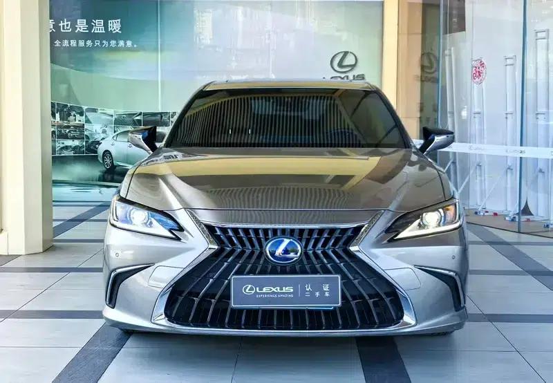 Lexus ES 2022 300h Premium Edition — миниатюра 2