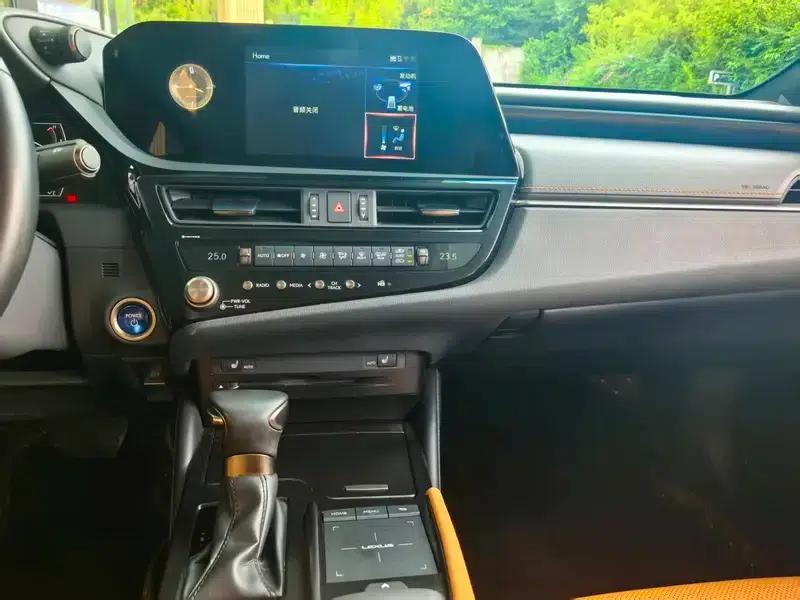 Lexus ES 2022 300h Premium Edition — миниатюра 11