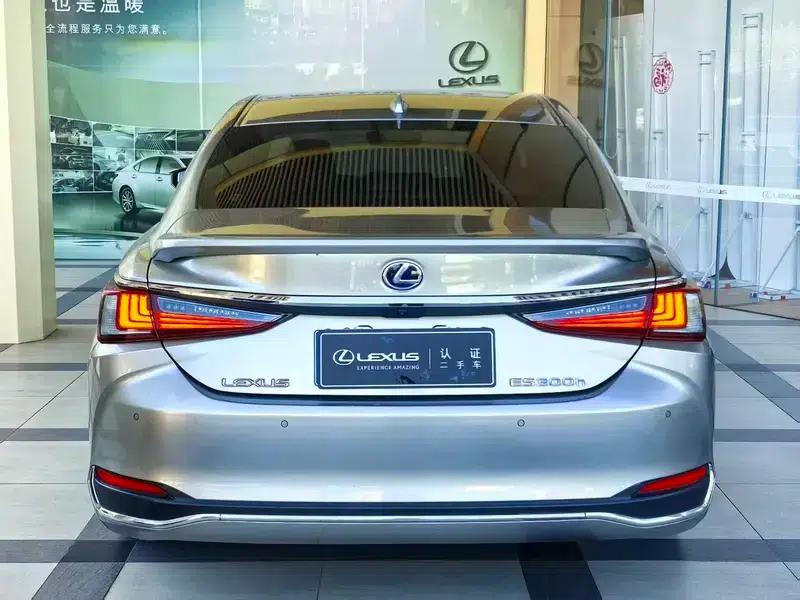Lexus ES 2022 300h Premium Edition — миниатюра 4