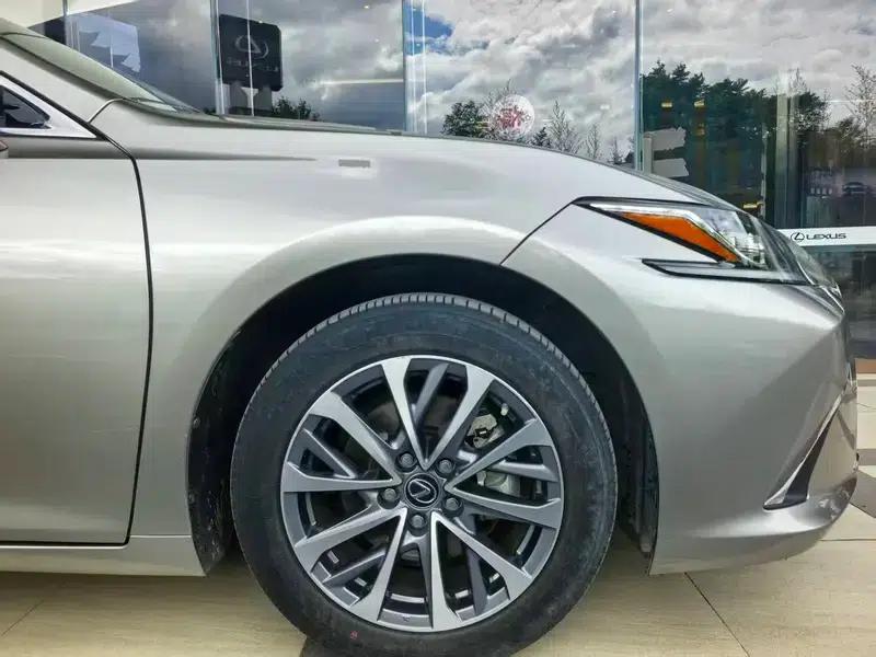 Lexus ES 2022 300h Premium Edition — миниатюра 8