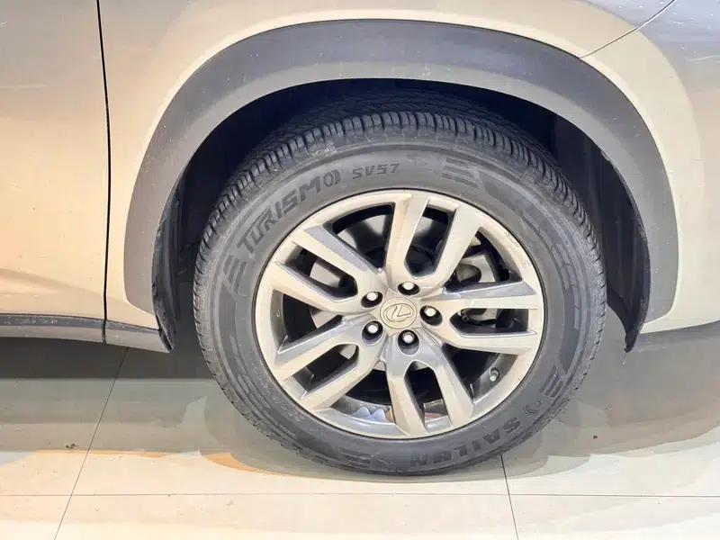 Lexus NX 2015 200t AWD Sport Edition — миниатюра 14