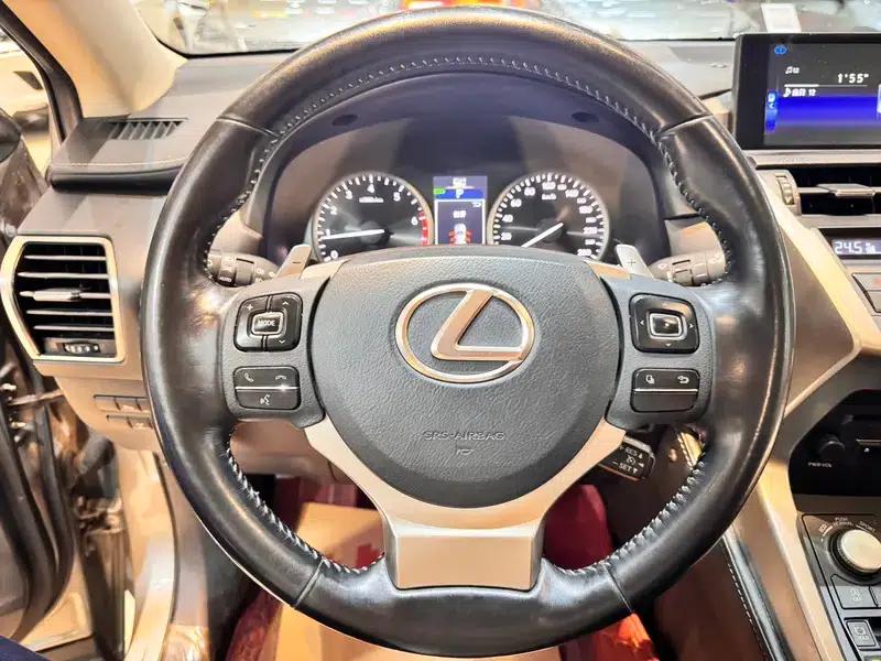 Lexus NX 2015 200t AWD Sport Edition — миниатюра 17