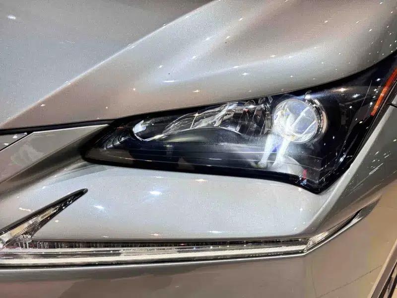 Lexus NX 2015 200t AWD Sport Edition — миниатюра 7