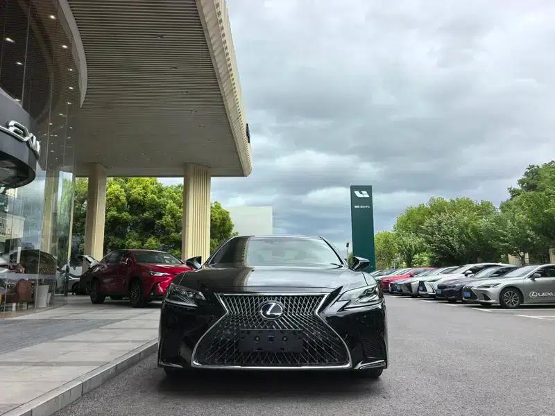 Lexus LS 2020 500h Luxury Edition (China VI Emission Standard) — миниатюра 2