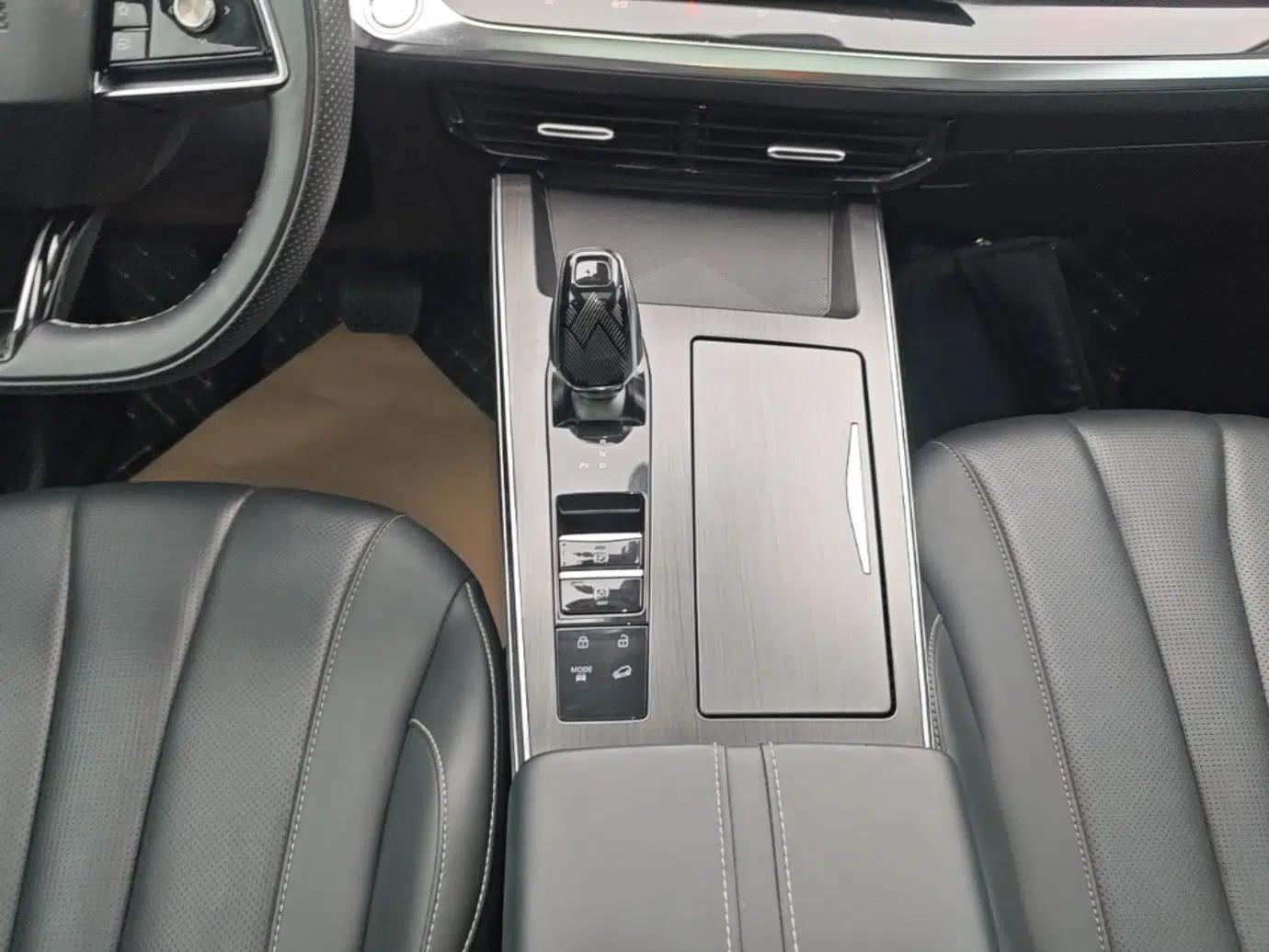 Roewe RX5 MAX 2022 1.5T Automatic Zhiwei Prestige Edition — миниатюра 16