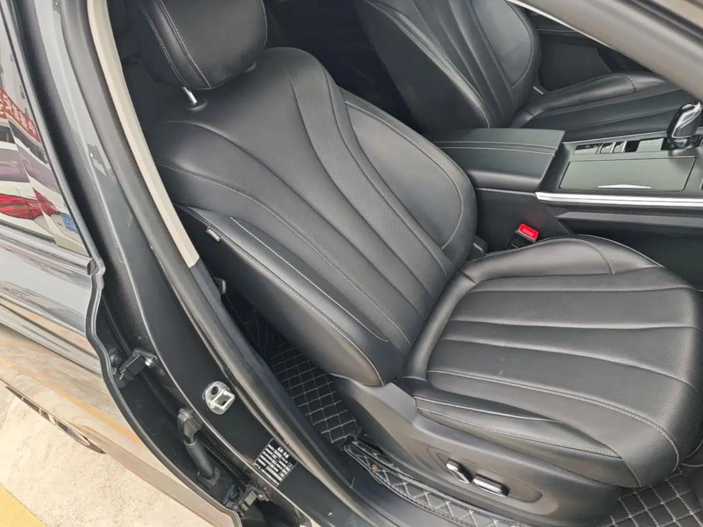 Roewe RX5 MAX 2022 1.5T Automatic Zhiwei Prestige Edition — миниатюра 19