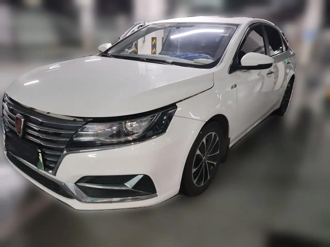 Roewe i6 New Energy 2019 PLUS 50T 4G Connected Glory Luxury Edition — миниатюра 1
