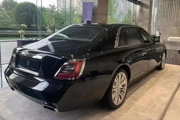 2021 Ghost 6.7T Standard Wheelbase — миниатюра 2